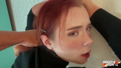 Mann Fucked am Mond a Pussy Obedient Redheaded Skimpy an Cum op Titten